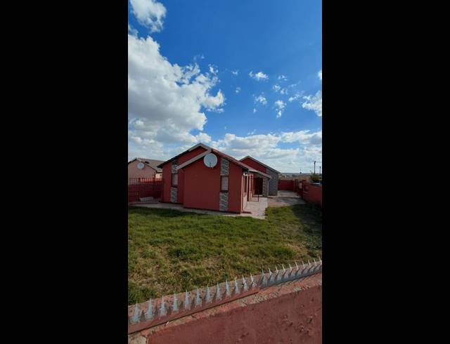 3 BEDROOM HOUSE FOR SALE IN SAVANNA CITY